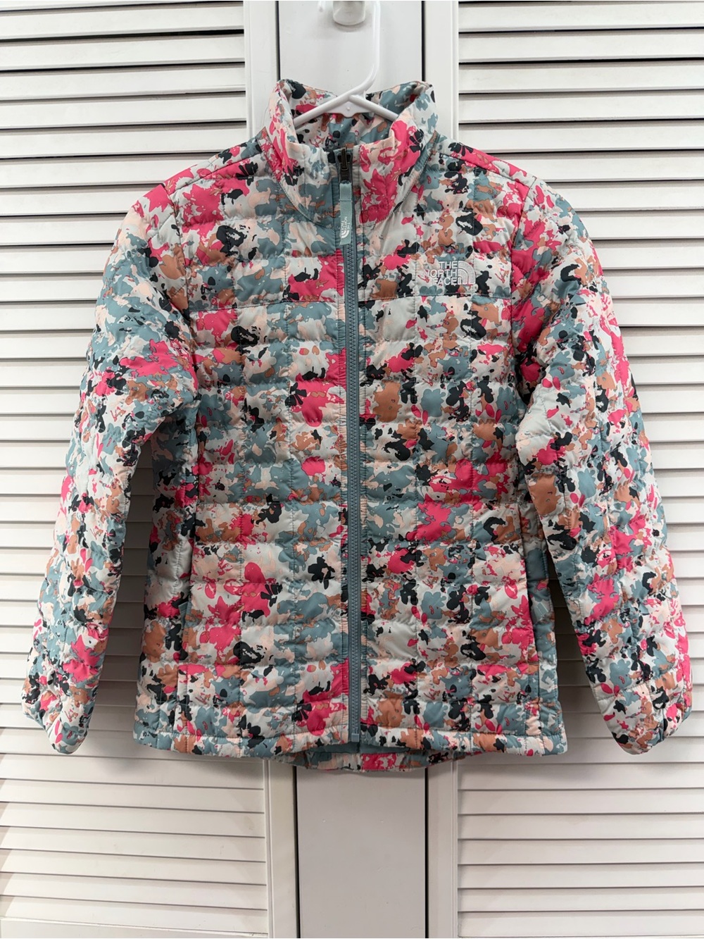 The North Face Girls' size 10-12 eco thermoball Jacket - Pink, Blue, Tan, Black